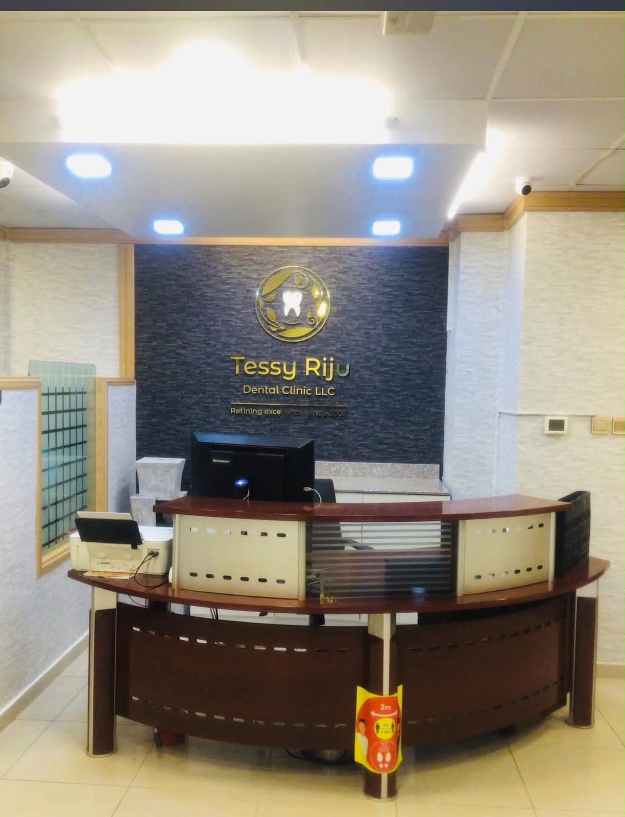 Dr. TessyRijuDentalClinic(intpic)